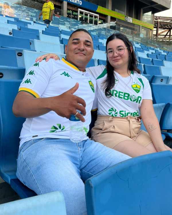 torcedores pai e filho e familia na rena