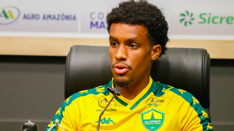 Novo reforço: João Araújo é apresentado no Cuiabá