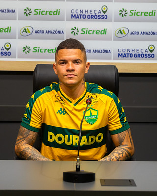 Rodrigo Rodrigues durante entrevista coletiva no Cuiabá Esporte Clube após ser anunciado como reforço.