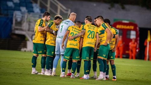 Jogadores do Cuiabá comemoram vitória por 2 a 1 sobre o União na Arena Pantanal pelo Campeonato Mato-Grossense 2026