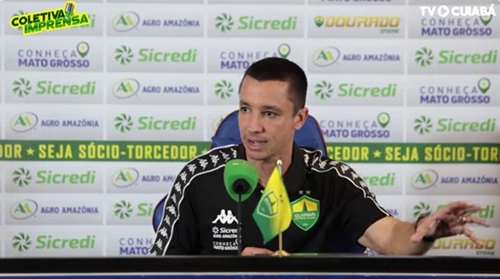 Confusão em campo: técnico explica expulsão e clima quente