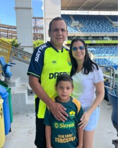 torcedores-na-arena-pantana