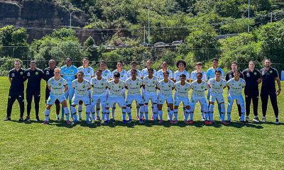 Elenco completo do Cuiabá Esporte Clube Sub-17 perfilado antes de partida da Coffee Tournament em campo oficial