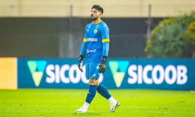 Marcelo Carné sofre lesão grave, passará por cirurgia e desfalca o Cuiabá até 2027. João Carlos assume o gol do Dourado.