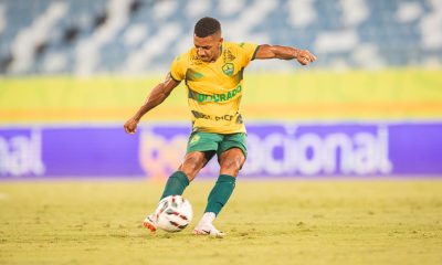 Cuiabá empata com Fortaleza, chega a cinco jogos sem vencer e aumenta a pressão após não aproveitar vantagem numérica na Série B.