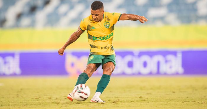 Cuiabá empata com Fortaleza, chega a cinco jogos sem vencer e aumenta a pressão após não aproveitar vantagem numérica na Série B.