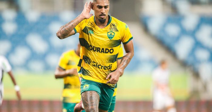 Cuiabá vence o Athletic por 3 a 0 na Arena Pantanal, chega aos 39 pontos e segue firme na briga por uma vaga nos playoffs da Série B.
