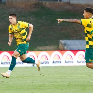 O Cuiabá enfrenta o Londrina pela Série B e busca reagir após derrota para o Avaí para manter vivo o sonho de chegar ao G-6.