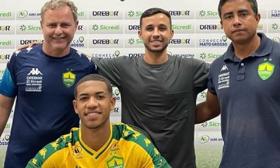 "Foto de Aiyran Vieira, atacante de 16 anos, que foi contratado pelo Cuiabá após se destacar no Botafogo."