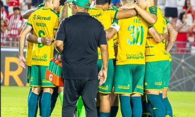 Cuiabá perde para o Náutico nos Aflitos, cai na tabela da Série B e fica próximo da zona de rebaixamento. Confira análise completa do jogo.