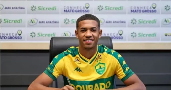 Cuiabá confirma venda de 60% dos direitos de Aiyran ao Flamengo. Dourado mantém 40% do jovem atacante formado no clube.