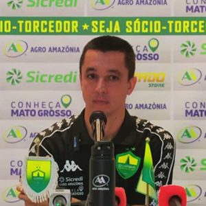 Eduardo Barros exalta a persistência do Cuiabá após vitória sobre o Vila Nova, destaca evolução de Calebe e vê Dourado cada vez mais próximo da briga pelo G6 da Série B.