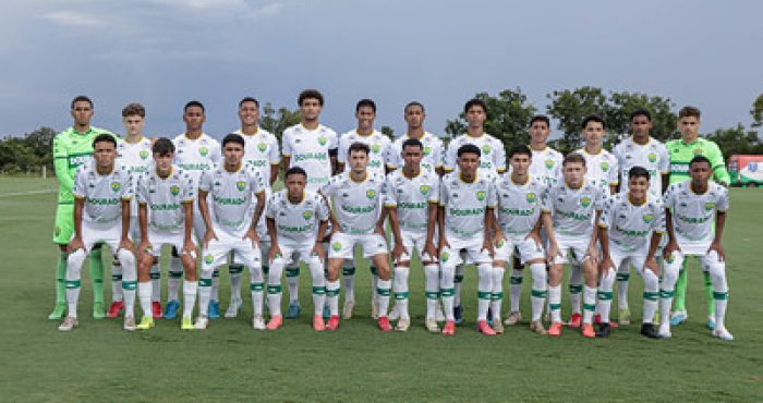 time do cuiaba pousando para foto oficial na copa do brasil sub-17