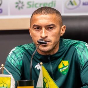 Nino Paraíba promete raça, experiência e reação do Cuiabá na Série B. Lateral fala sobre titularidade, acesso e apoio da torcida.