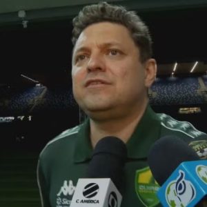 Cristiano Dresch admite pressão no Cuiabá, promete reforços e fala sobre reformulação após empate contra o Novorizontino.