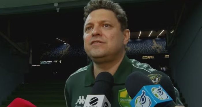 Cristiano Dresch admite pressão no Cuiabá, promete reforços e fala sobre reformulação após empate contra o Novorizontino.