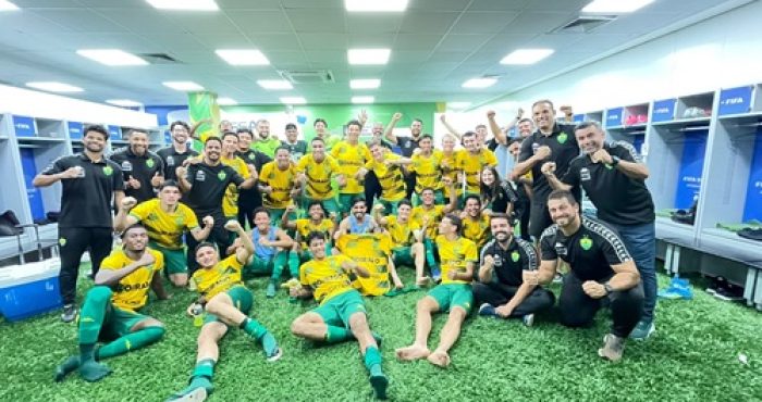 O Cuiabá venceu o Sorriso por 4 a 0 na Arena Pantanal e chegou à segunda vitória consecutiva na Copa FMF. Mansano marcou duas vezes, enquanto Nathan e Gustavinho completaram o placar.