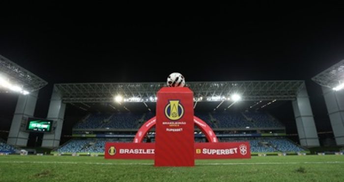a bola do brasielrao serie b posionada para entrada dos jogadores